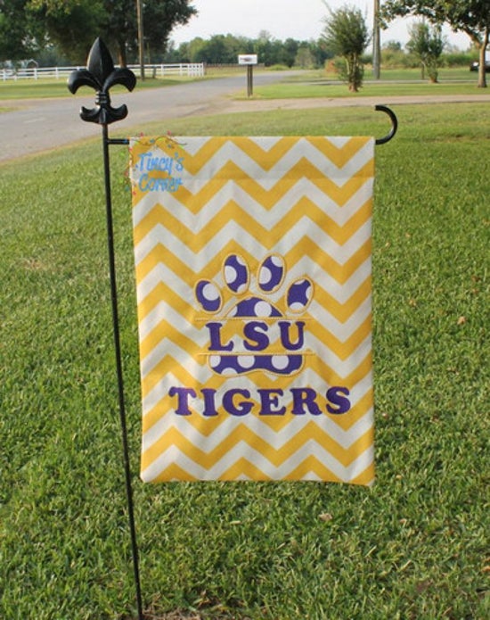 Split Paw w/Tigers Garden Flag